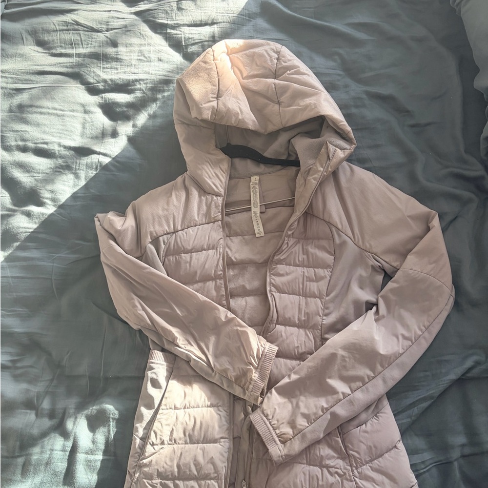Lululemon Women's cream Hooded Puffer Jacket